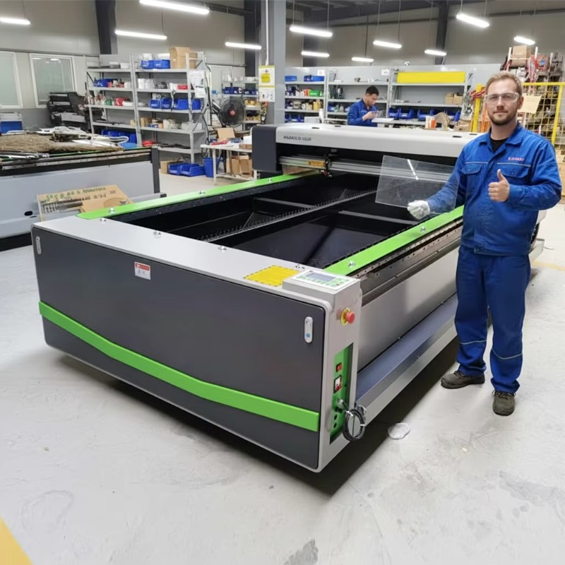 Industrial Laser Cutters - Maßgefertigter Einkopf-CO2-Laserschneider 200W 300W Industriemaschine für